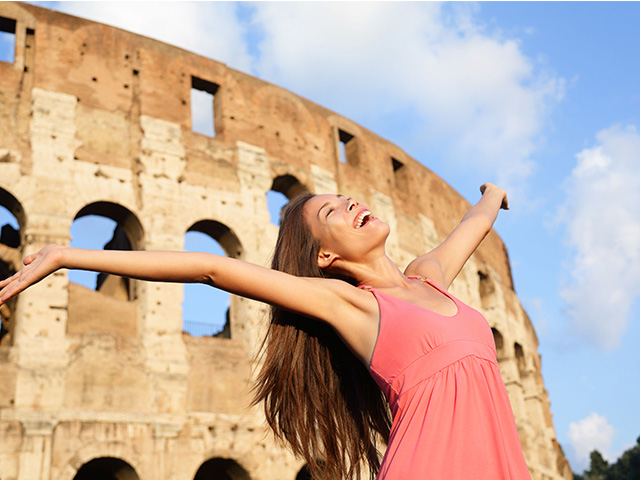 Backpacking in Europe this Spring? Here’s your ultimate packing list!