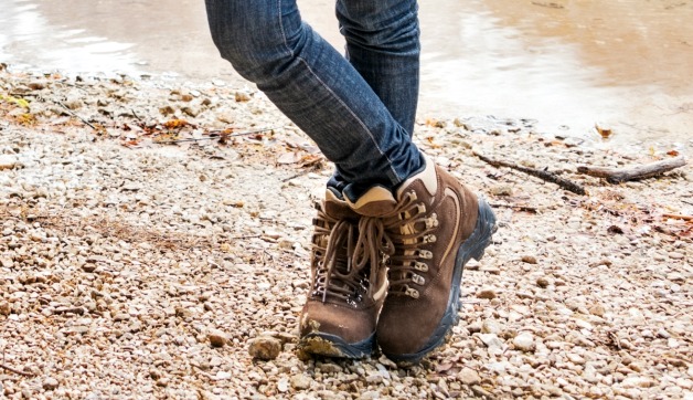How to Choose the Best Hiking Shoes for Women