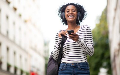 Best Long-Sleeve T-Shirts for Women That Are Perfect for Travel