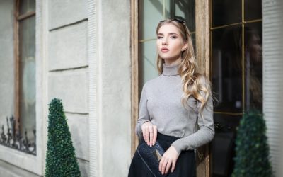 Best Wristlets for Travel that Are Pretty (And Practical!)