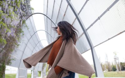 The Best Travel Wraps: Stylish, Packable & Comfortable Picks